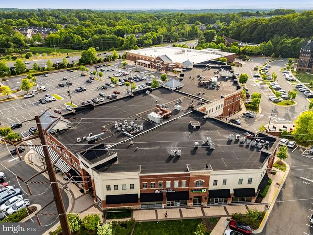 4202 MINSTRELL LN, Fairfax, VA 22033