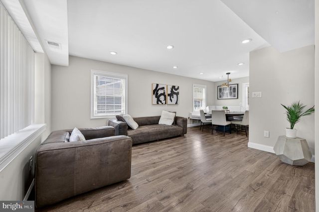 4202 MINSTRELL LN, Fairfax, VA 22033