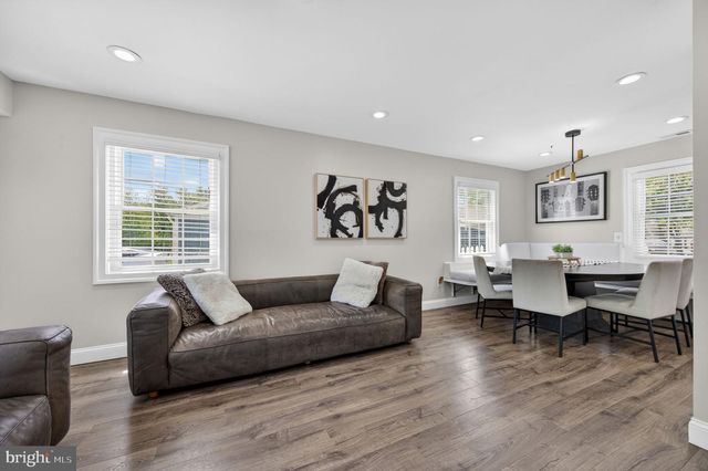 4202 MINSTRELL LN, Fairfax, VA 22033