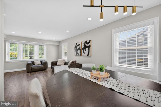 4202 MINSTRELL LN, Fairfax, VA 22033