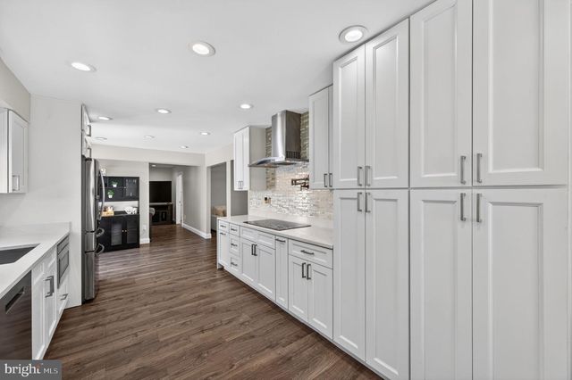 4202 MINSTRELL LN, Fairfax, VA 22033