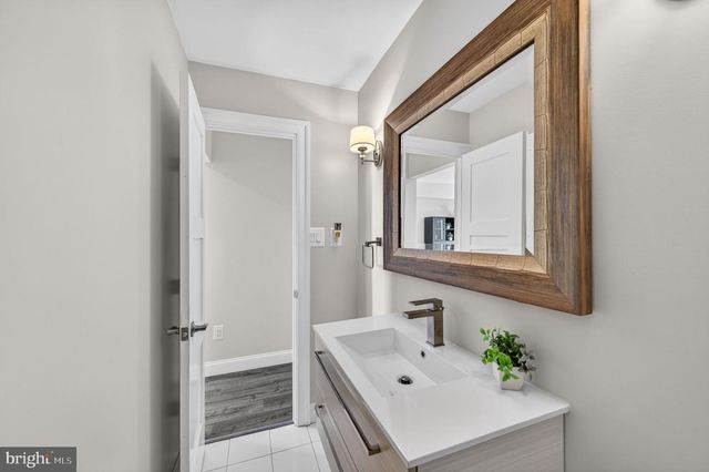 4202 MINSTRELL LN, Fairfax, VA 22033