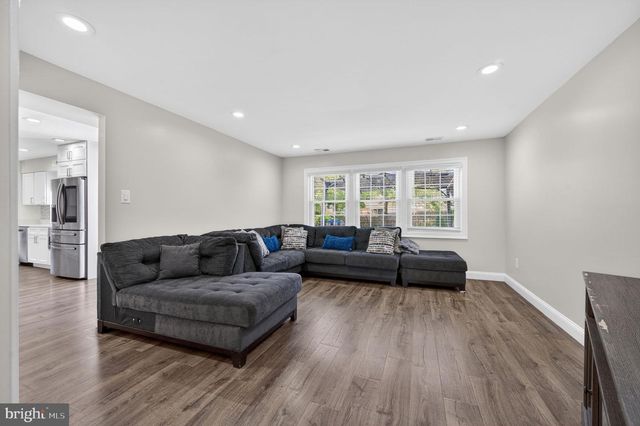 4202 MINSTRELL LN, Fairfax, VA 22033
