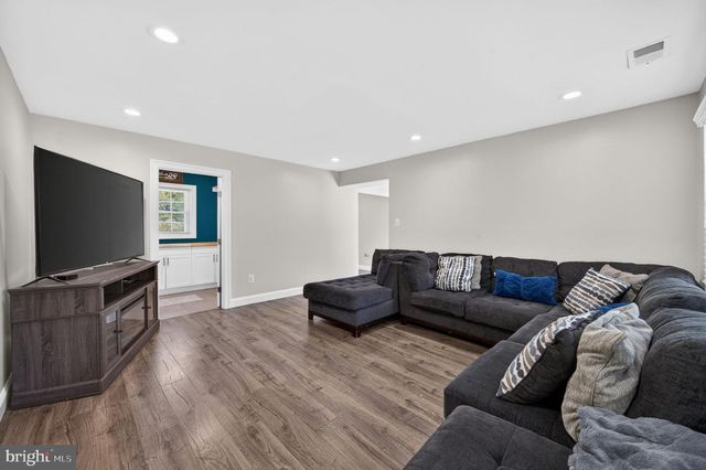 4202 MINSTRELL LN, Fairfax, VA 22033