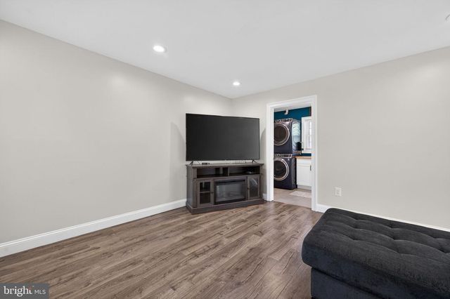 4202 MINSTRELL LN, Fairfax, VA 22033