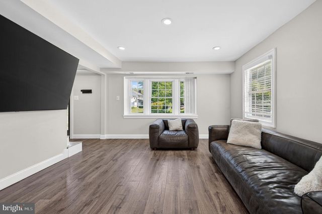 4202 MINSTRELL LN, Fairfax, VA 22033