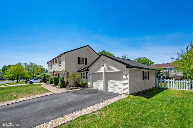 4202 MINSTRELL LN, Fairfax, VA 22033