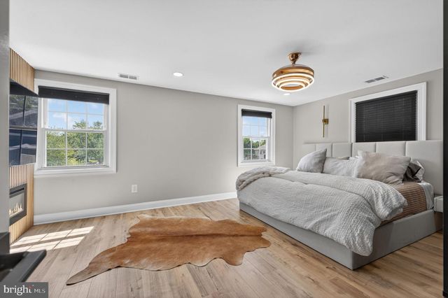 4202 MINSTRELL LN, Fairfax, VA 22033
