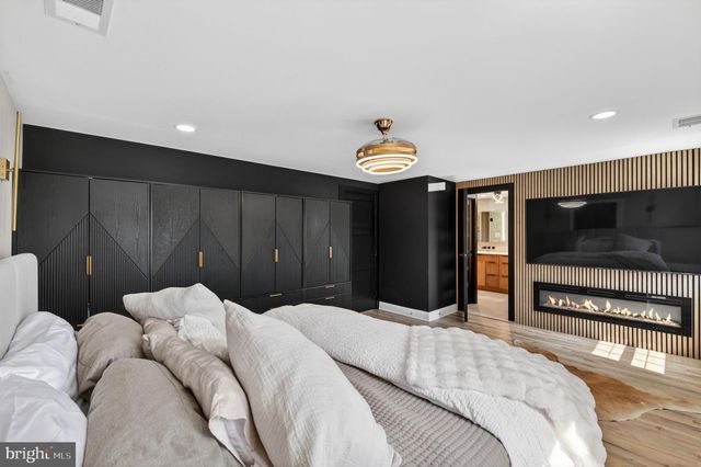 4202 MINSTRELL LN, Fairfax, VA 22033