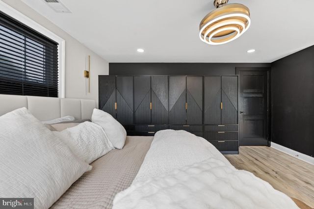 4202 MINSTRELL LN, Fairfax, VA 22033