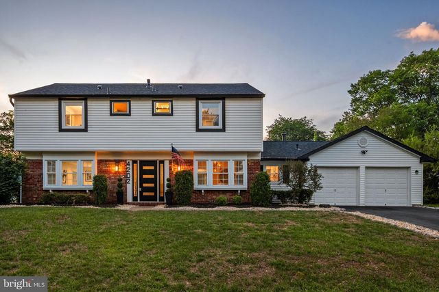 4202 MINSTRELL LN, Fairfax, VA 22033