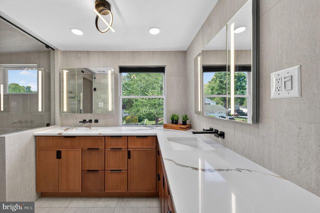 4202 MINSTRELL LN, Fairfax, VA 22033