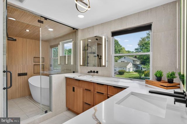 4202 MINSTRELL LN, Fairfax, VA 22033