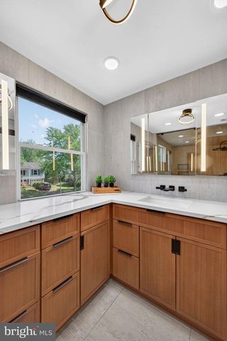 4202 MINSTRELL LN, Fairfax, VA 22033