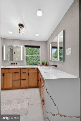 4202 MINSTRELL LN, Fairfax, VA 22033
