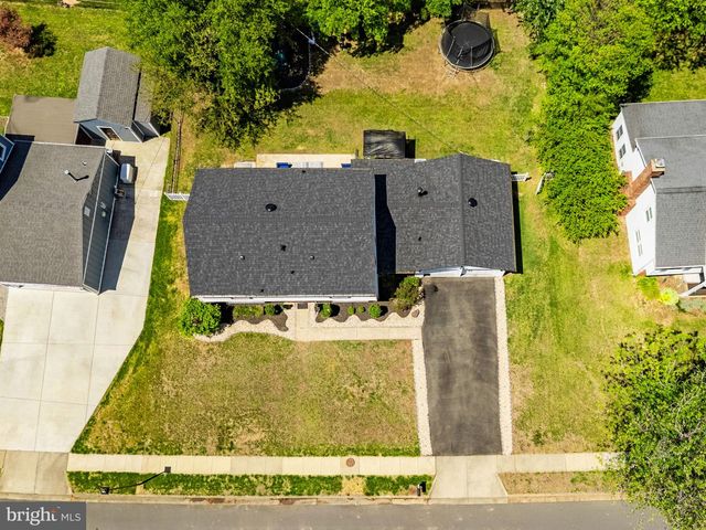 4202 MINSTRELL LN, Fairfax, VA 22033