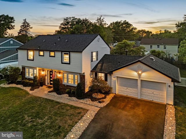 4202 MINSTRELL LN, Fairfax, VA 22033