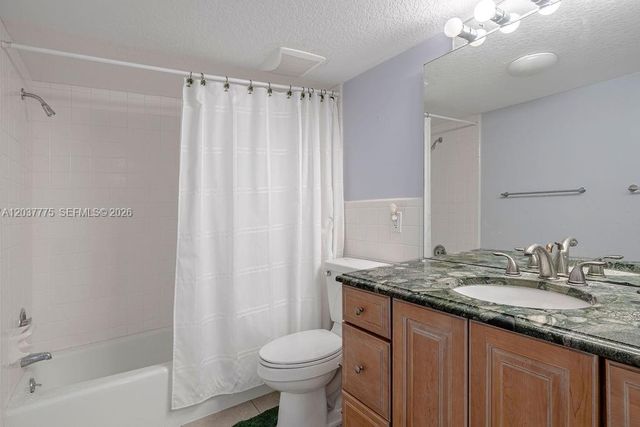 23 Royal Palm Pt B, Vero Beach, FL 32960