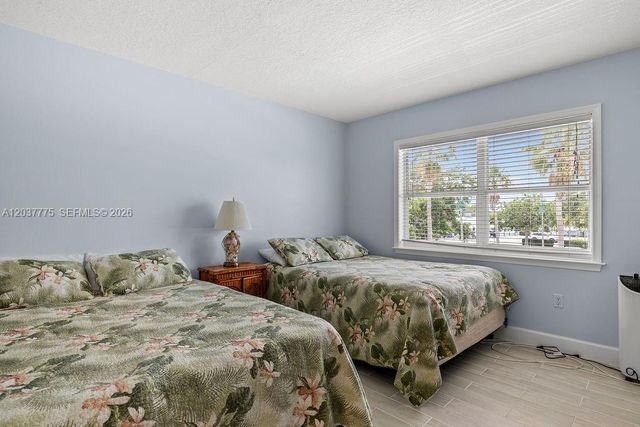 23 Royal Palm Pt B, Vero Beach, FL 32960