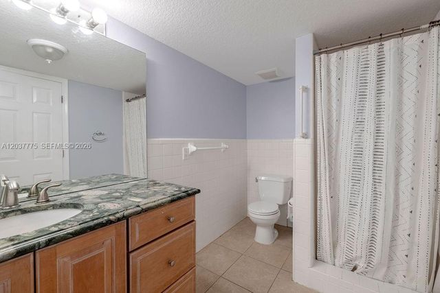 23 Royal Palm Pt B, Vero Beach, FL 32960