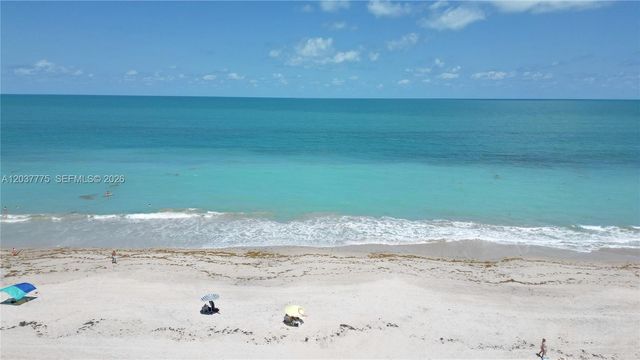 23 Royal Palm Pt B, Vero Beach, FL 32960