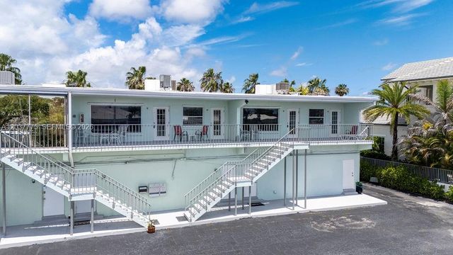 23 Royal Palm Pt B, Vero Beach, FL 32960
