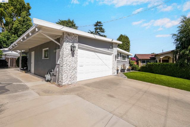 30562 Troon Pl, Hayward, CA 94544