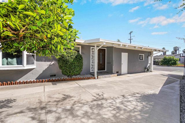 30562 Troon Pl, Hayward, CA 94544