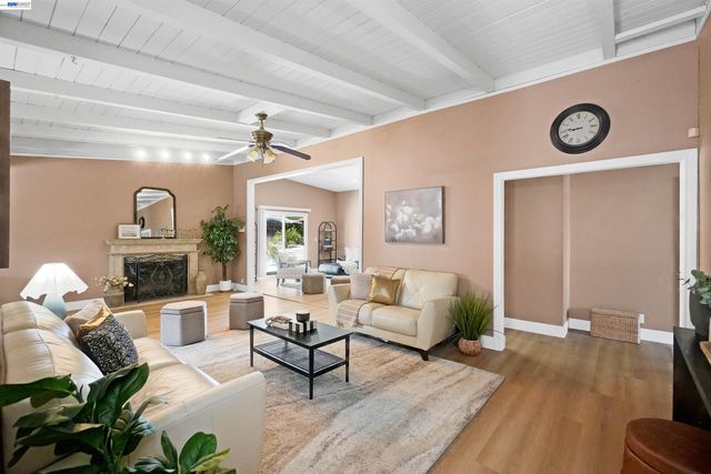 30562 Troon Pl, Hayward, CA 94544