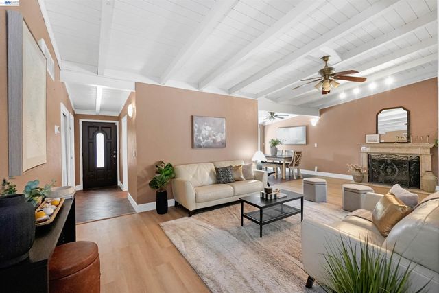 30562 Troon Pl, Hayward, CA 94544