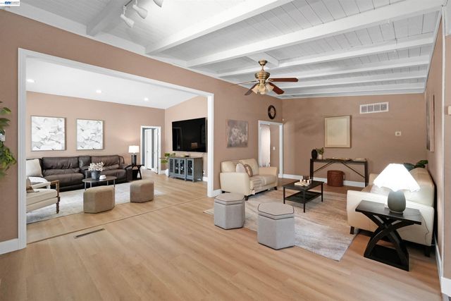 30562 Troon Pl, Hayward, CA 94544