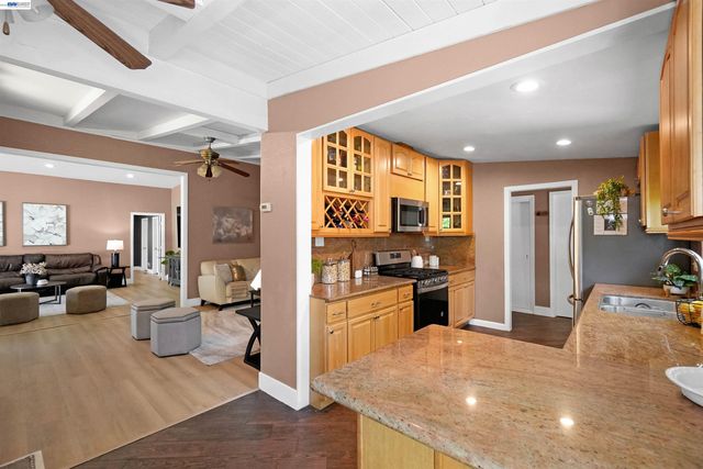 30562 Troon Pl, Hayward, CA 94544