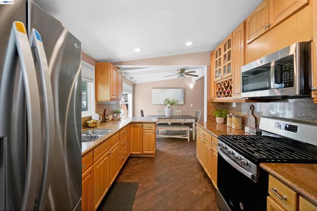 30562 Troon Pl, Hayward, CA 94544
