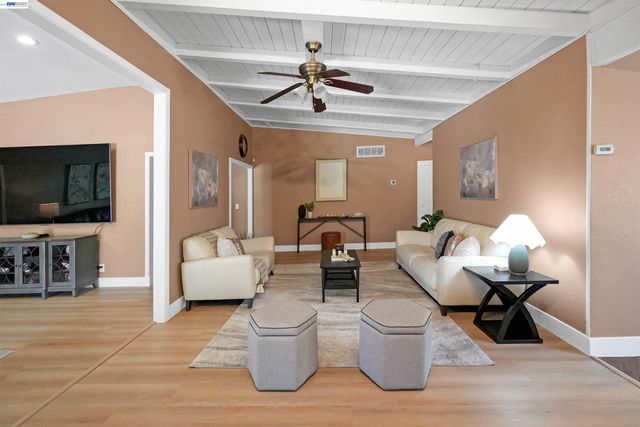 30562 Troon Pl, Hayward, CA 94544