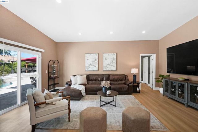 30562 Troon Pl, Hayward, CA 94544