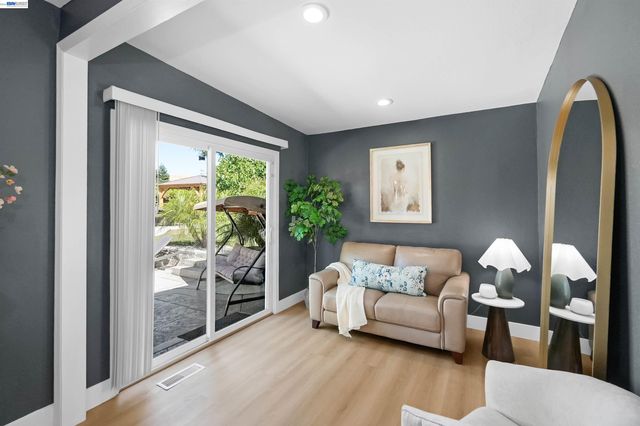 30562 Troon Pl, Hayward, CA 94544