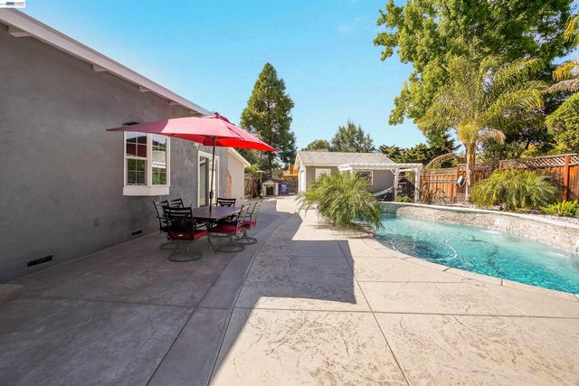 30562 Troon Pl, Hayward, CA 94544