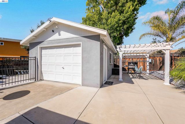 30562 Troon Pl, Hayward, CA 94544