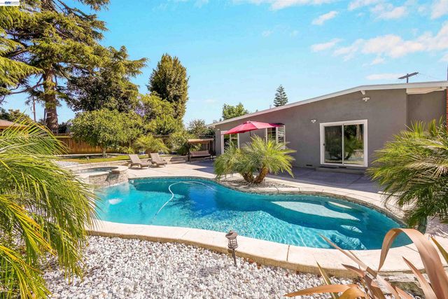 30562 Troon Pl, Hayward, CA 94544