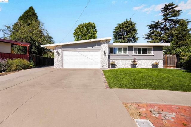 30562 Troon Pl, Hayward, CA 94544