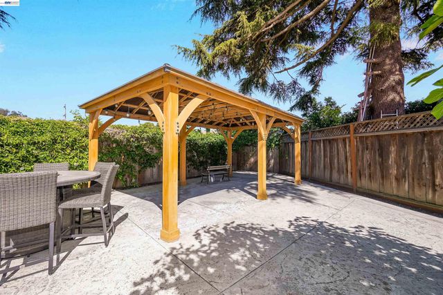 30562 Troon Pl, Hayward, CA 94544