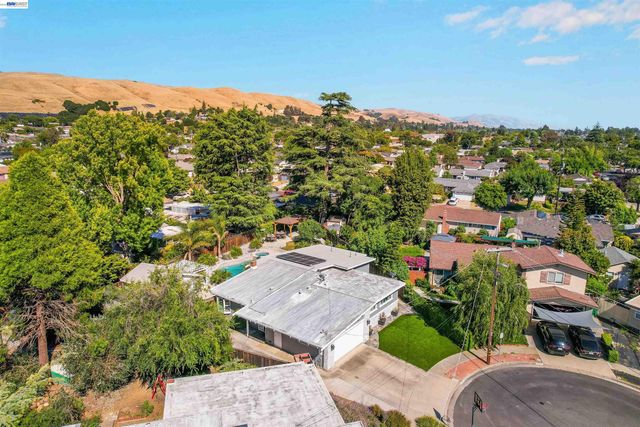30562 Troon Pl, Hayward, CA 94544
