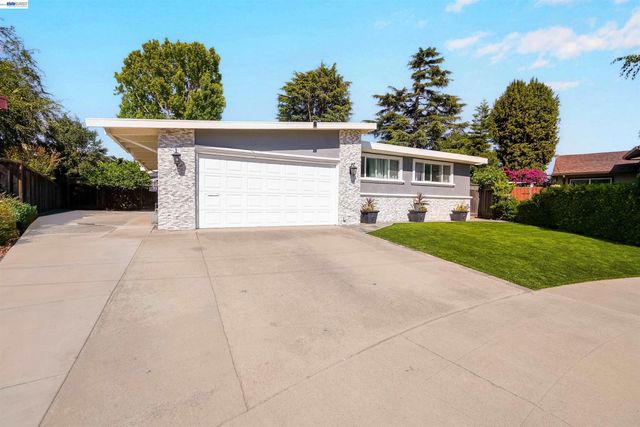 30562 Troon Pl, Hayward, CA 94544