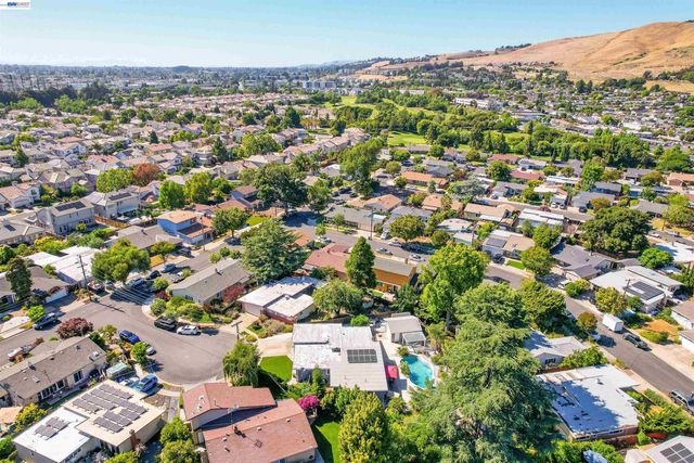 30562 Troon Pl, Hayward, CA 94544