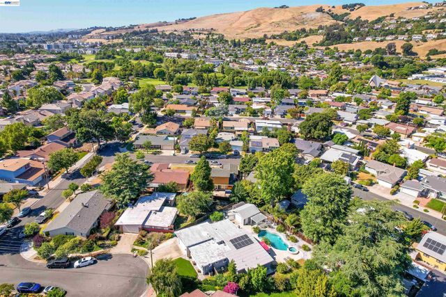 30562 Troon Pl, Hayward, CA 94544