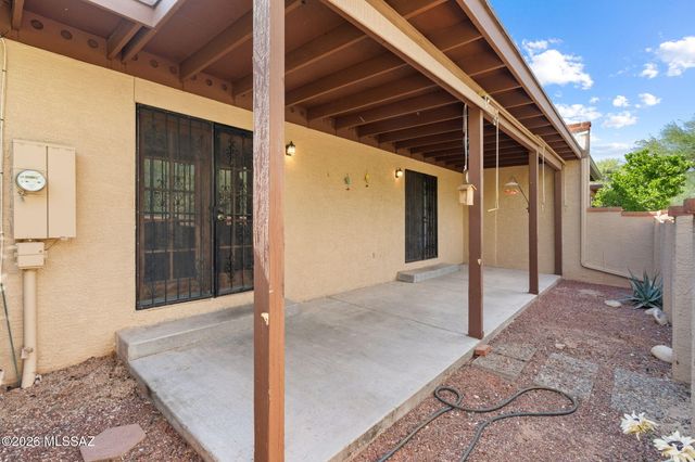 9461 E Calle Bolivar, Tucson, AZ 85715