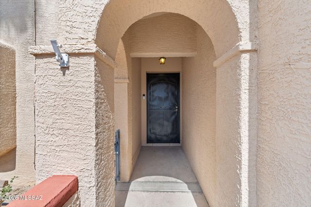 9461 E Calle Bolivar, Tucson, AZ 85715