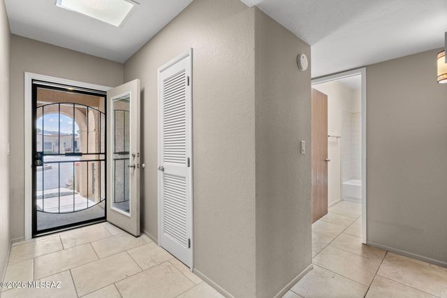 9461 E Calle Bolivar, Tucson, AZ 85715