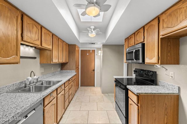 9461 E Calle Bolivar, Tucson, AZ 85715