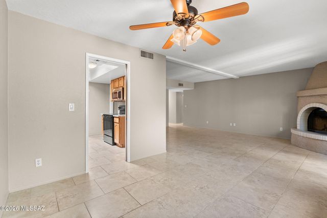 9461 E Calle Bolivar, Tucson, AZ 85715